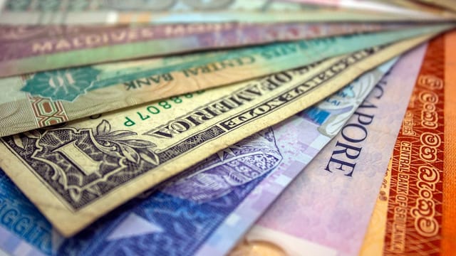 Billets de banque de plusieurs pays